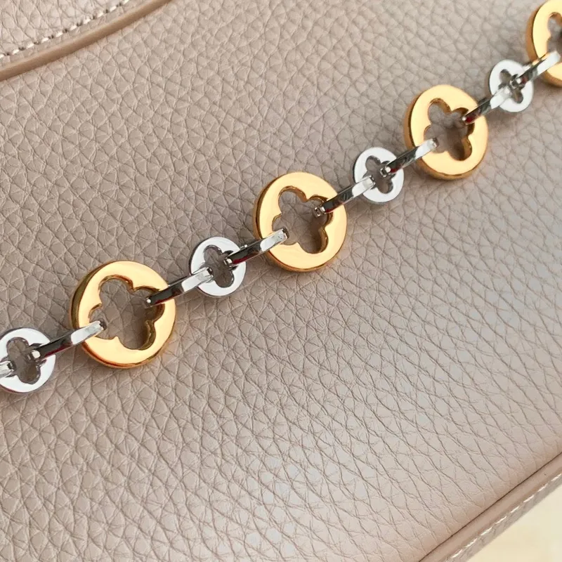 LV M12935 Louis Vuitton Capucines MM Kabelka Galet Šedá