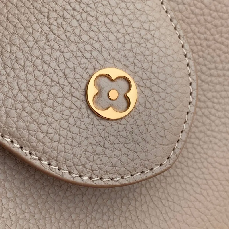 LV M12935 Louis Vuitton Capucines MM Kabelka Galet Šedá