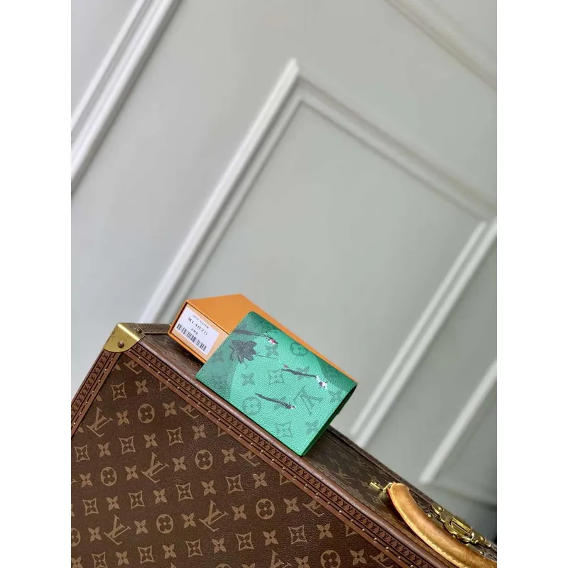 LV M14875 Louis Vuitton Obal na pas Golfová zelená