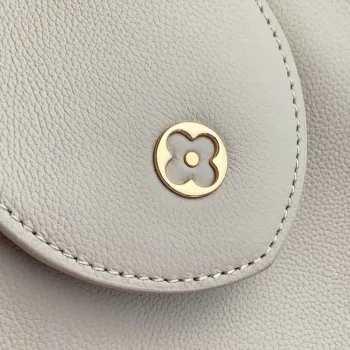 LV M12929 Louis Vuitton Capucines MM Souple Taška Greige