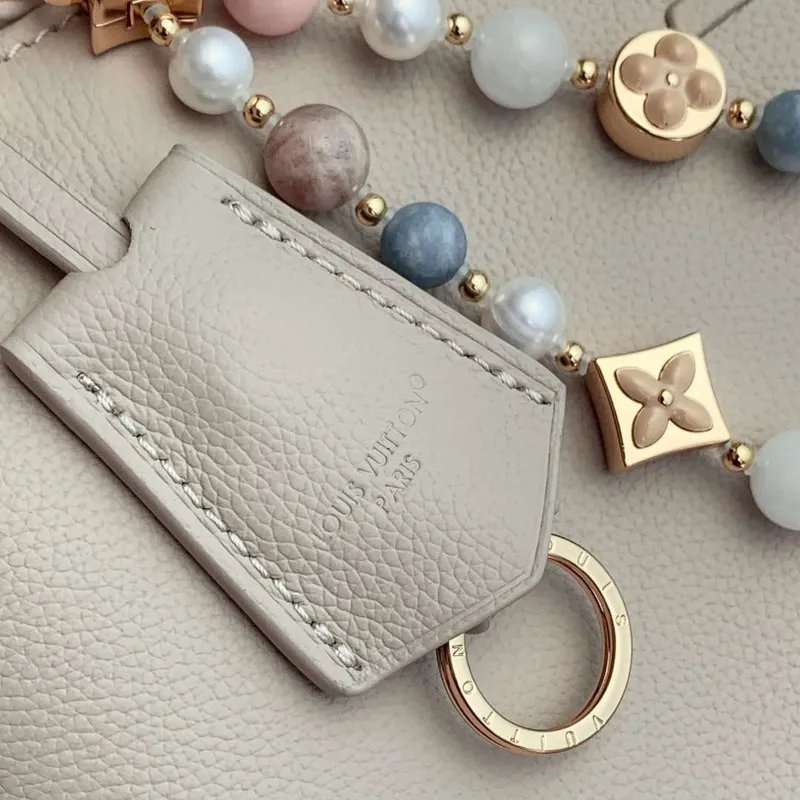 LV M12929 Louis Vuitton Capucines MM Souple Taška Greige