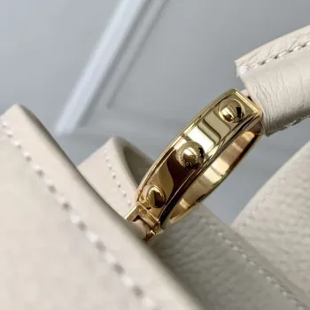 LV M12938 Louis Vuitton Capucines BB Kabelka Quartz Bílá