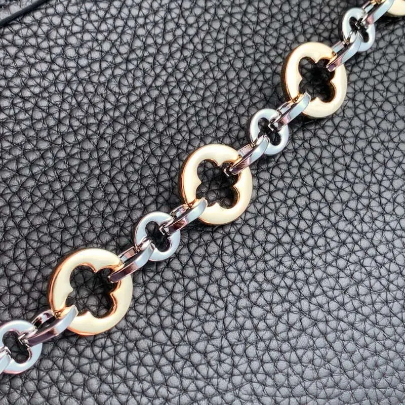 LV M12936 Louis Vuitton Capucines MM Kabelka Černá