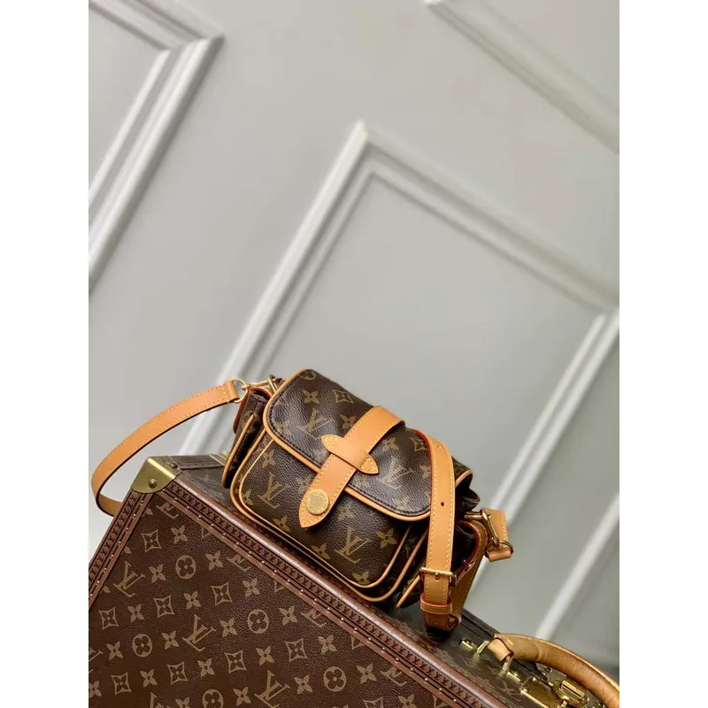 LV M14742 Louis Vuitton Cargo Wearable Wallet