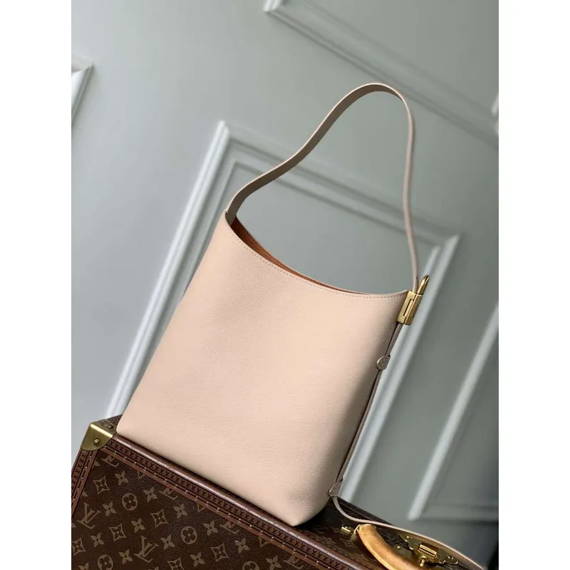 LV M14265 Louis Vuitton Low Key Hobo PM Taška Ořechová