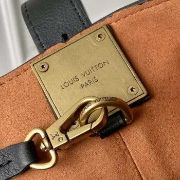 LV M13148 Louis Vuitton Taška přes rameno Low Key Černá