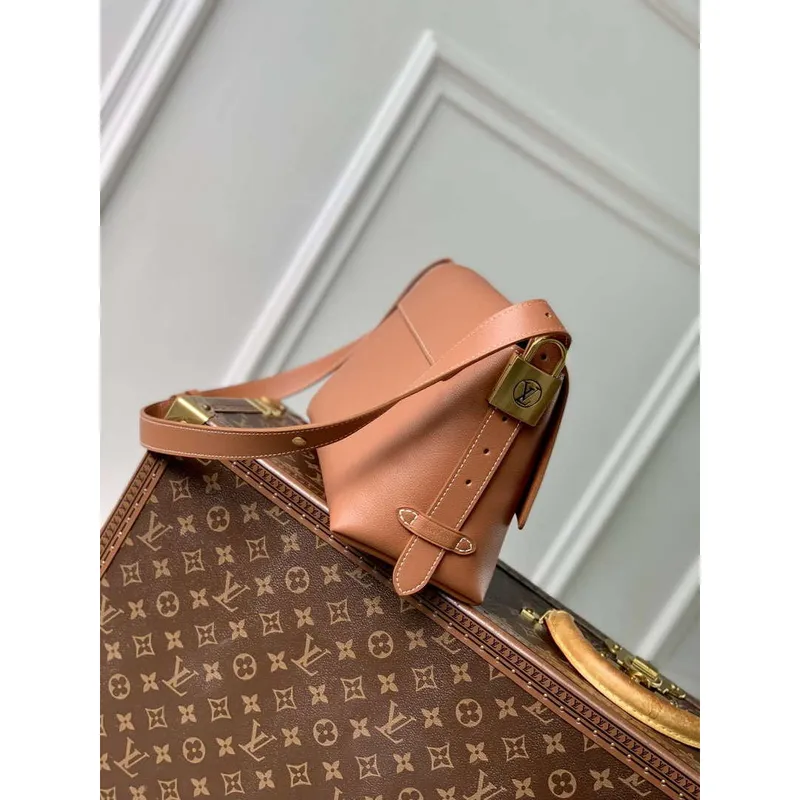LV M13151 Louis Vuitton Low Key Messenger Bag Kávově hnědá