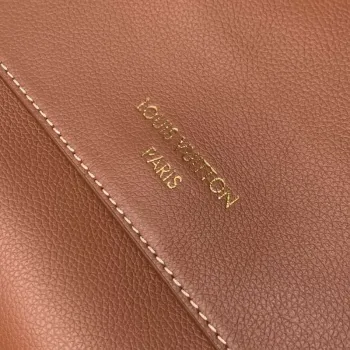 LV M13151 Louis Vuitton Low Key Messenger Bag Kávově hnědá