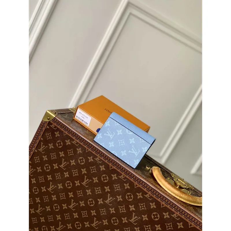 LV M14358 Louis Vuitton Obal na pas Taigarama Modrý