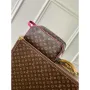 LV M12641 Louis Vuitton Locker Dopp Kit Taurillon Monogram Růžová Červená