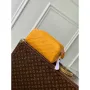 LV M12863 Louis Vuitton Locker Dopp Kit Monogram Taurillon Žlutá
