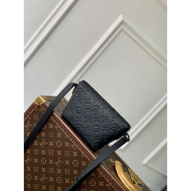 LV M12636 Louis Vuitton M14794 Pulse Wearable Wallet Černá