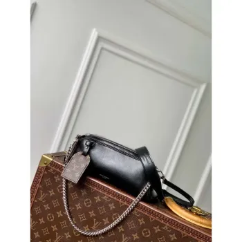 LV M14544 Louis Vuitton Pochette Vibe Černá — elegantní a všestranná kabelka z jehněčí kůže
