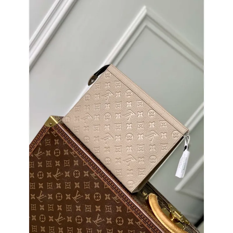 LV M13666 Louis Vuitton Pochette Voyage MM Taška Hnědá