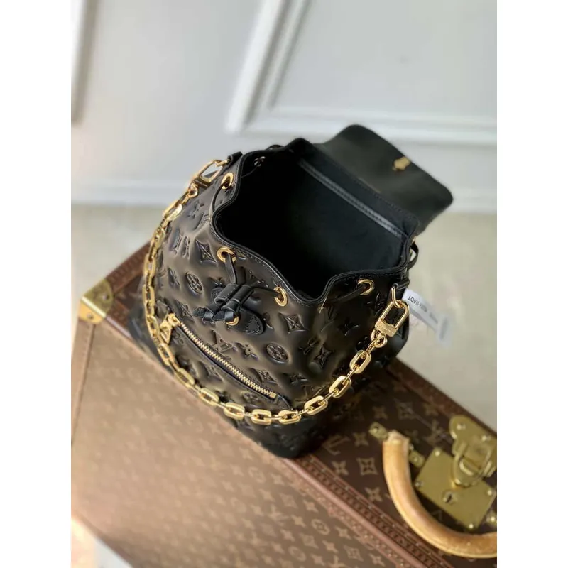 LV M13357 Louis Vuitton Coussin Batoh PM Černý