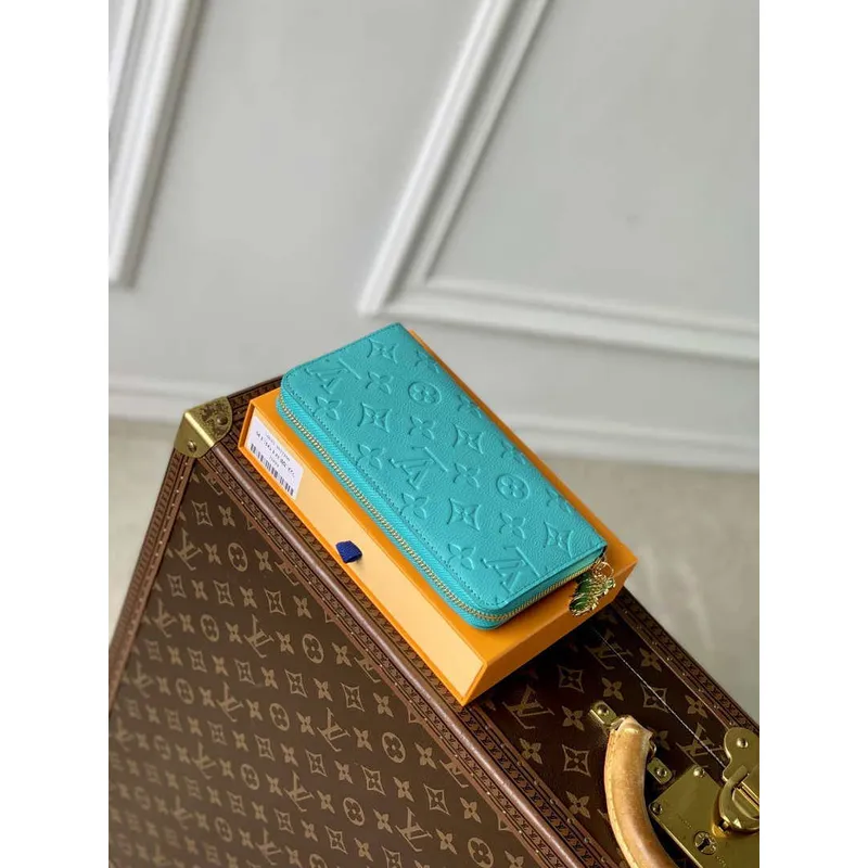 Louis Vuitton M13618 LV x TM Zippy Wallet Monogram Modrá