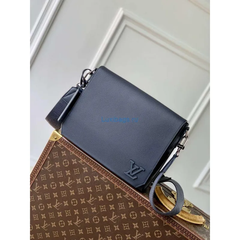 Louis Vuitton LV M11599 Takeoff Messenger MM Námořnická modrá