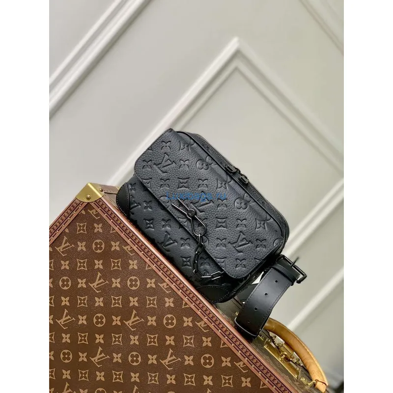 Louis Vuitton LV M23742 Steamer Messenger Monogram Taurillon Kůže Černá