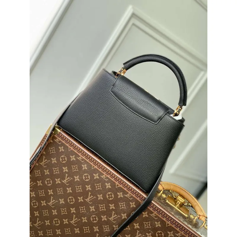 LV M12345 Louis Vuitton Capucines MM Kabelka Černá