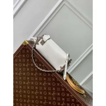 LV M25445 Louis Vuitton Slim Trunk Bag Bílá