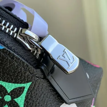 LV M13744 Louis Vuitton LV x TM Kosmetická taška PM Černá Multicolor