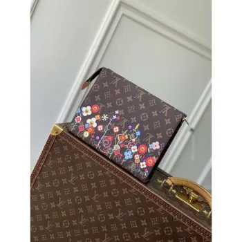 LV M14180 Louis Vuitton LV x TM Toaletní taška Monogram
