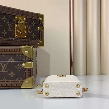 LV M02132 Louis Vuitton Capucines Micro Taška Bílá