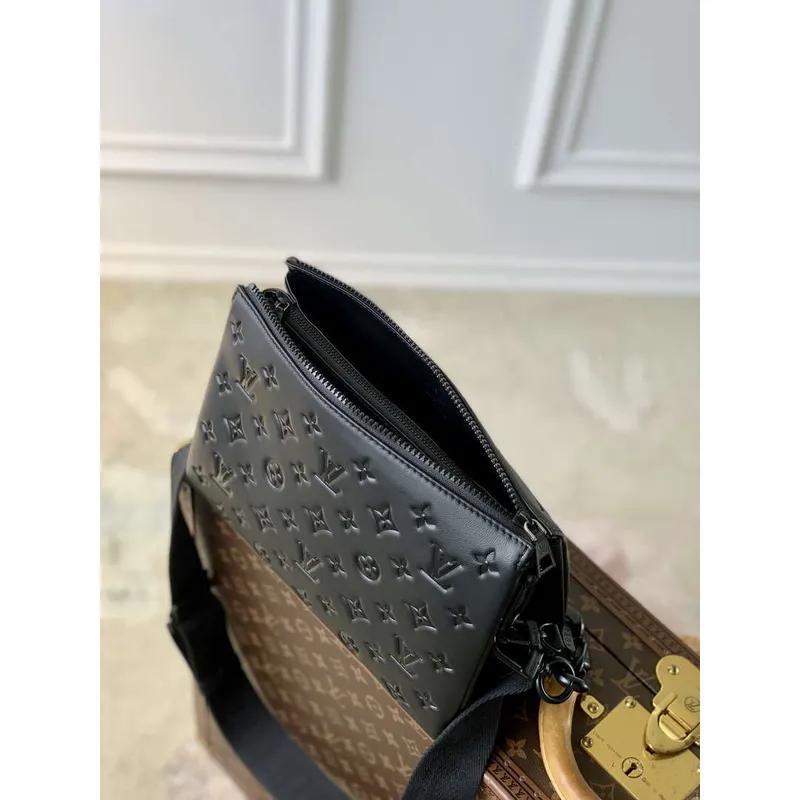 LV M11370 Louis Vuitton Coussin PM Kabelka Černá