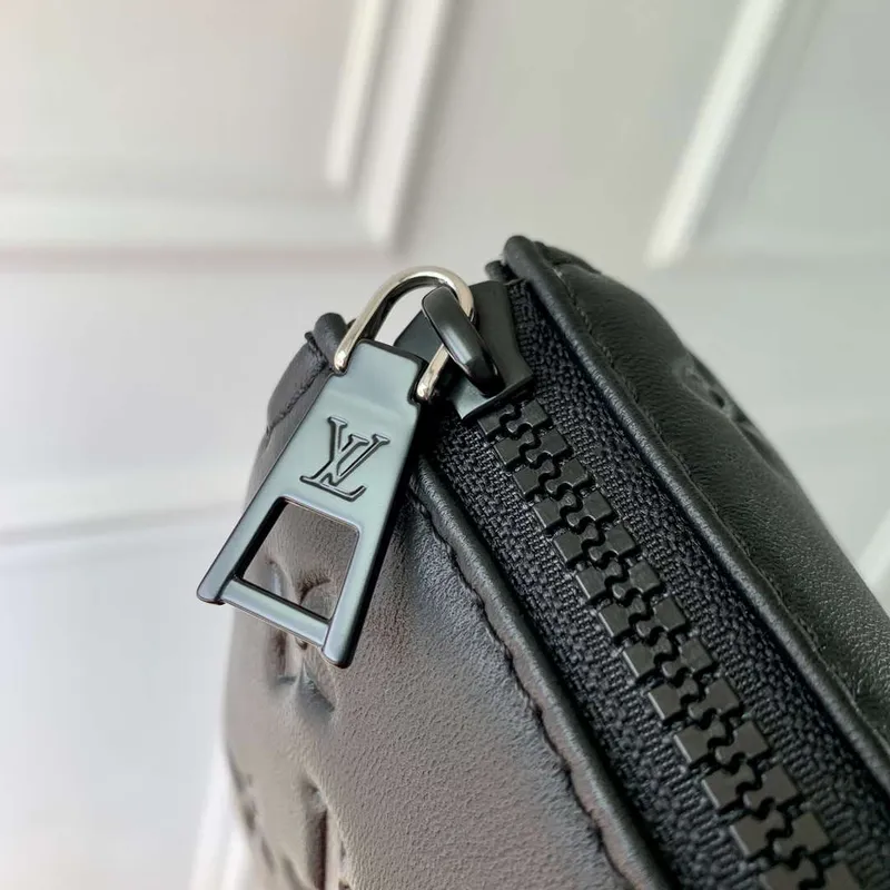LV M11370 Louis Vuitton Coussin PM Kabelka Černá