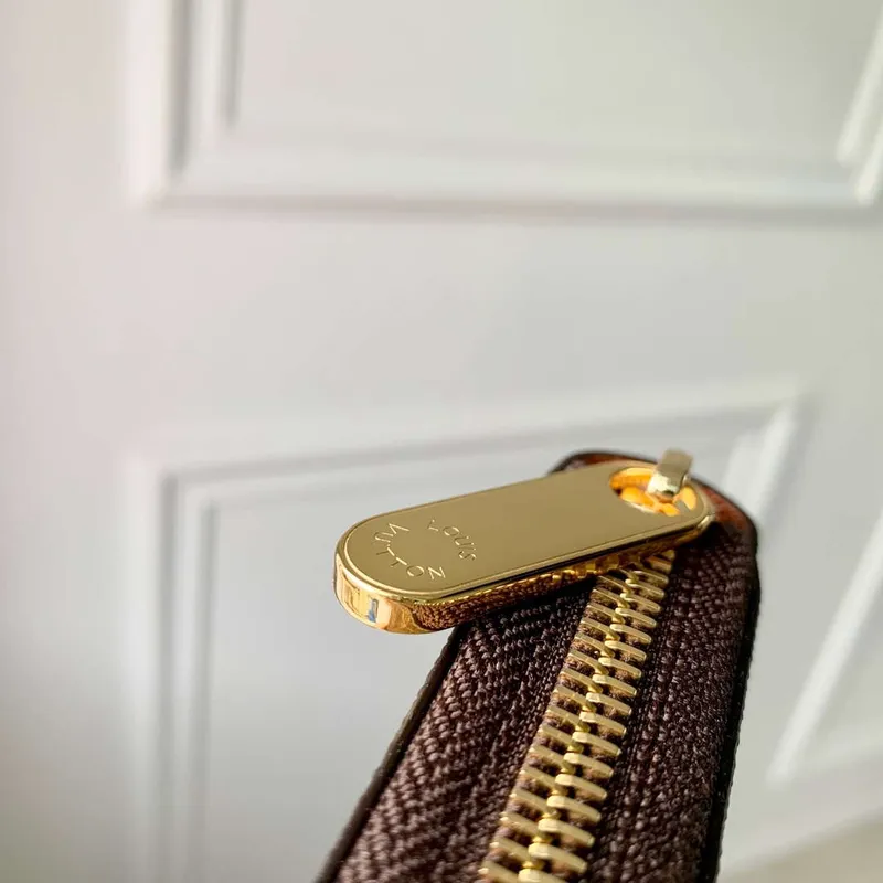 LV M42616 Louis Vuitton Zippy Wallet Monogram potažená plátno