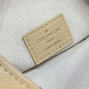 LV M25353 Louis Vuitton Low Key Hobo PM Taška Meruňkově žlutá