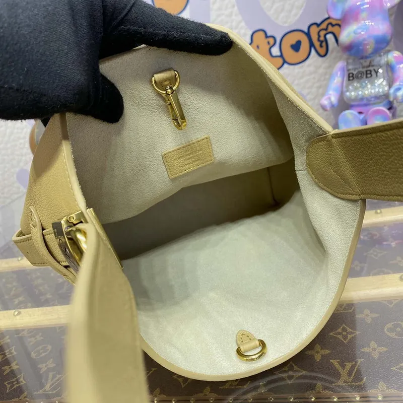 LV M25353 Louis Vuitton Low Key Hobo PM Taška Meruňkově žlutá