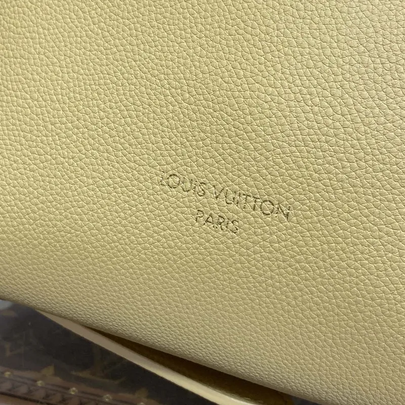 LV M25353 Louis Vuitton Low Key Hobo PM Taška Meruňkově žlutá