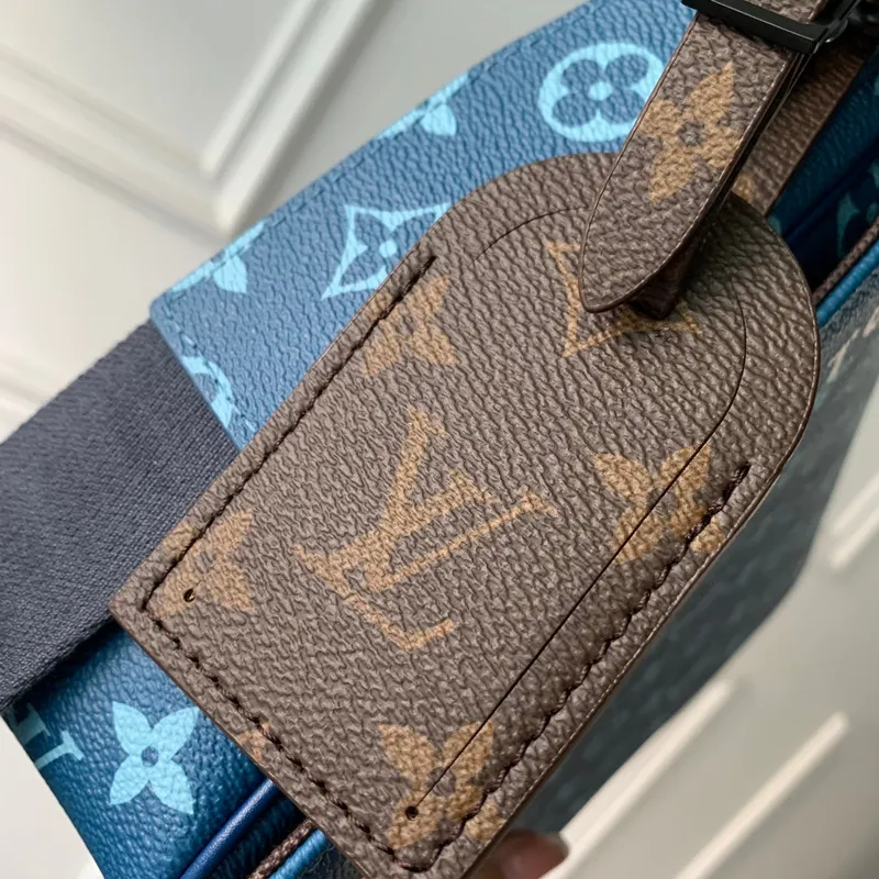 LV M23785 Louis Vuitton District PM Messenger Bag Atlantická modrá