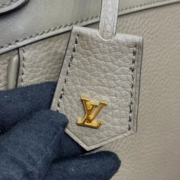 LV M22927 Louis Vuitton Lock It MM Taška Hnědá Země