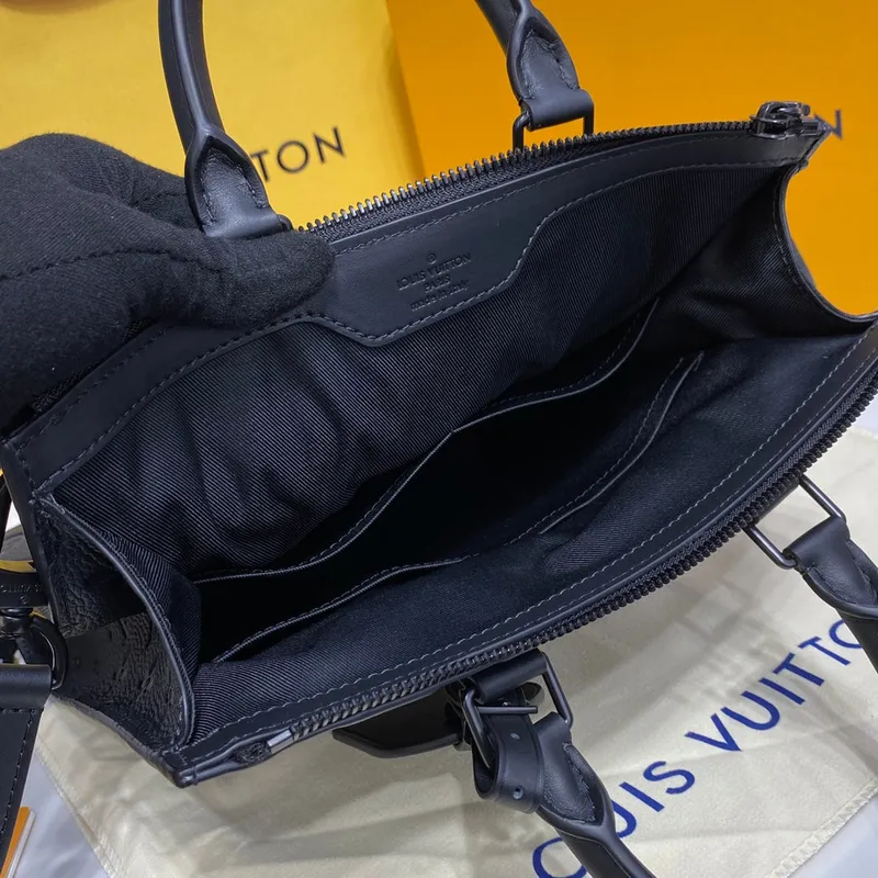 LV M59960 Louis Vuitton Sac Plat Cross Bag Embossed Taurillon Monogram hovězí kůže