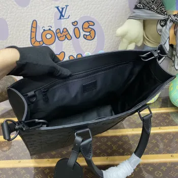 LV M21866 Louis Vuitton Sac Plat NV Taška Embossed Taurillon Monogram hovězí kůže