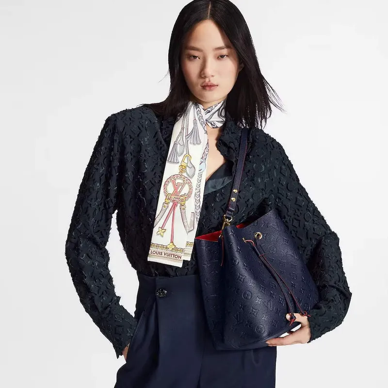 LV M45306  Louis Vuitton NéoNoé MM Kabela na víno Námořnická modrá a červená