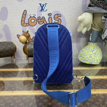 LV M23765 Louis Vuitton Pilot Slingbag Tmavě modrá
