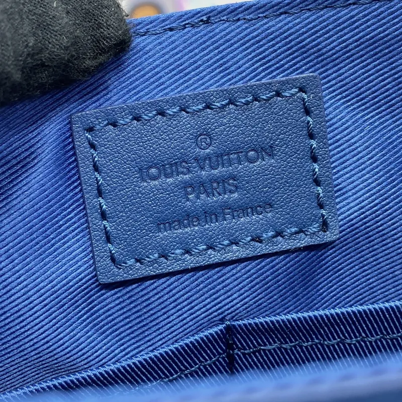 LV M23709 Louis Vuitton Taška přes rameno Takeoff Atlantic Blue