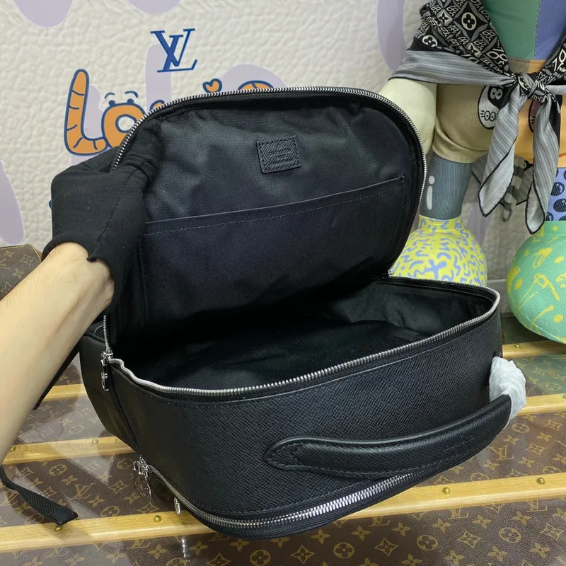 LV M30977 Louis Vuitton Avenue Batoh Taiga hovězí kůže Černý