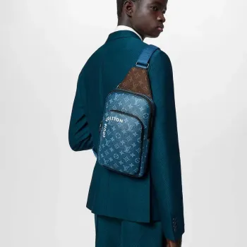 LV M23782 Louis Vuitton Avenue NM Slingbag Atlantická modrá