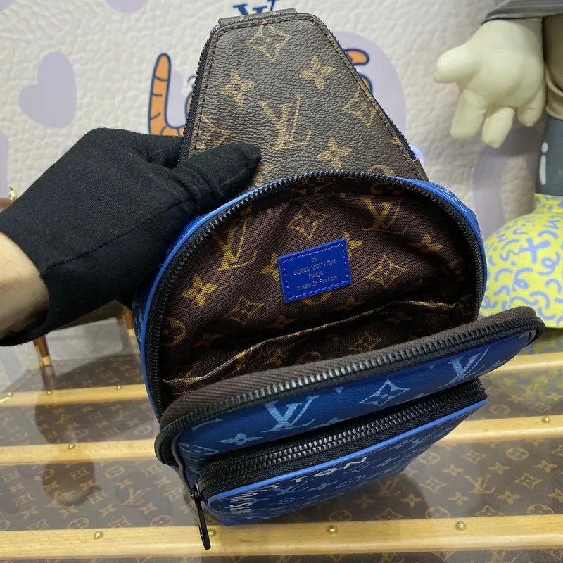 LV M23782 Louis Vuitton Avenue NM Slingbag Atlantická modrá