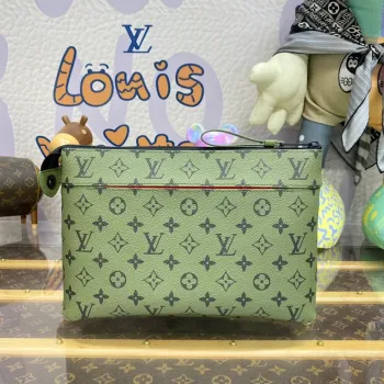 LV M82800 Louis Vuitton Pochette Voyage Souple Khaki Zelená/Vermilion Červená