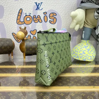 LV M82800 Louis Vuitton Pochette Voyage Souple Khaki Zelená/Vermilion Červená