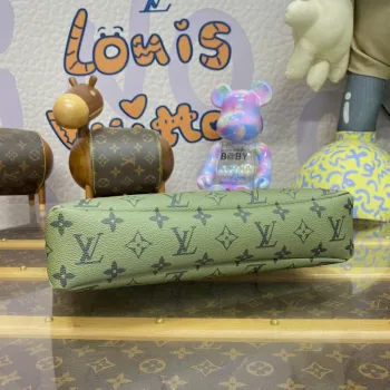LV M82800 Louis Vuitton Pochette Voyage Souple Khaki Zelená/Vermilion Červená