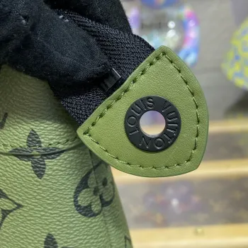 LV M82800 Louis Vuitton Pochette Voyage Souple Khaki Zelená/Vermilion Červená