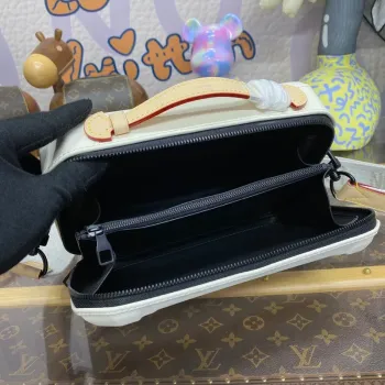 LV M21950 Louis Vuitton Future Trunk Bag Kůže telecí Bílá