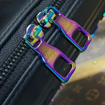 LV M21935 Louis Vuitton Future Trunk Bag Kůže telecí Černá