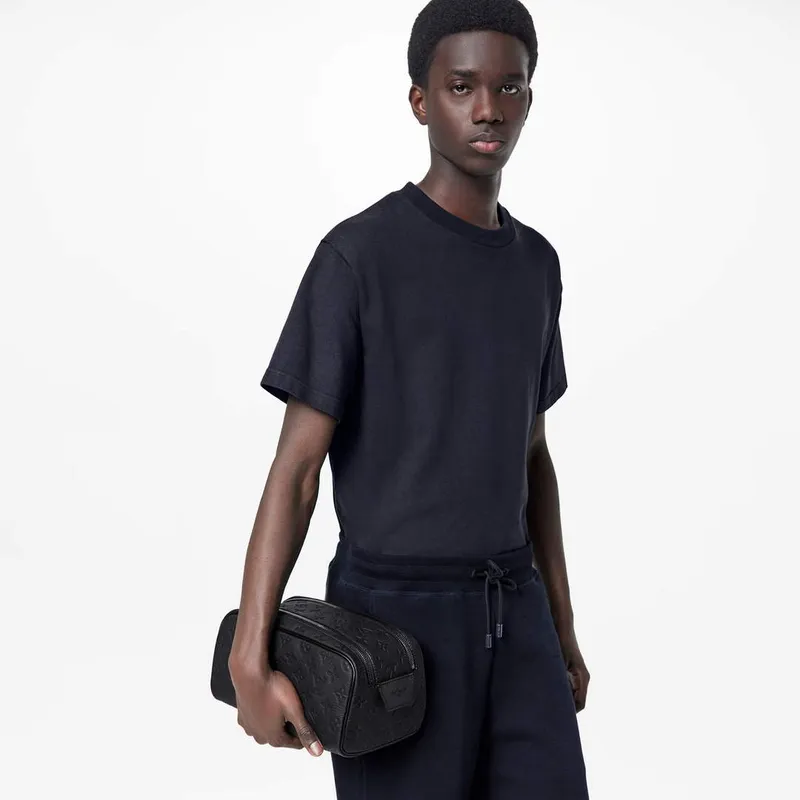 LV M59478 Louis Vuitton Dopp Kit Taurillon Monogram kůže Černá